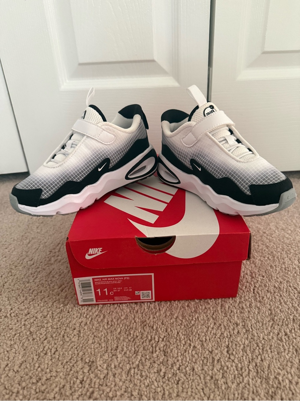 NEW Nike Air Max Nova Kids